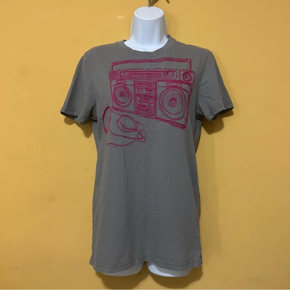 American Eagle Outfitters Tops - Preloved American Eagle Boom Box T-Shirt B31
